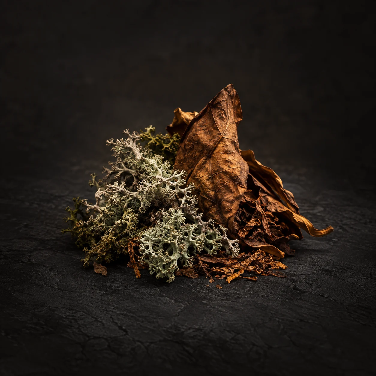 Base fragrance notes for Haadi ZedVur Black: Timeless oakmoss and tobacco